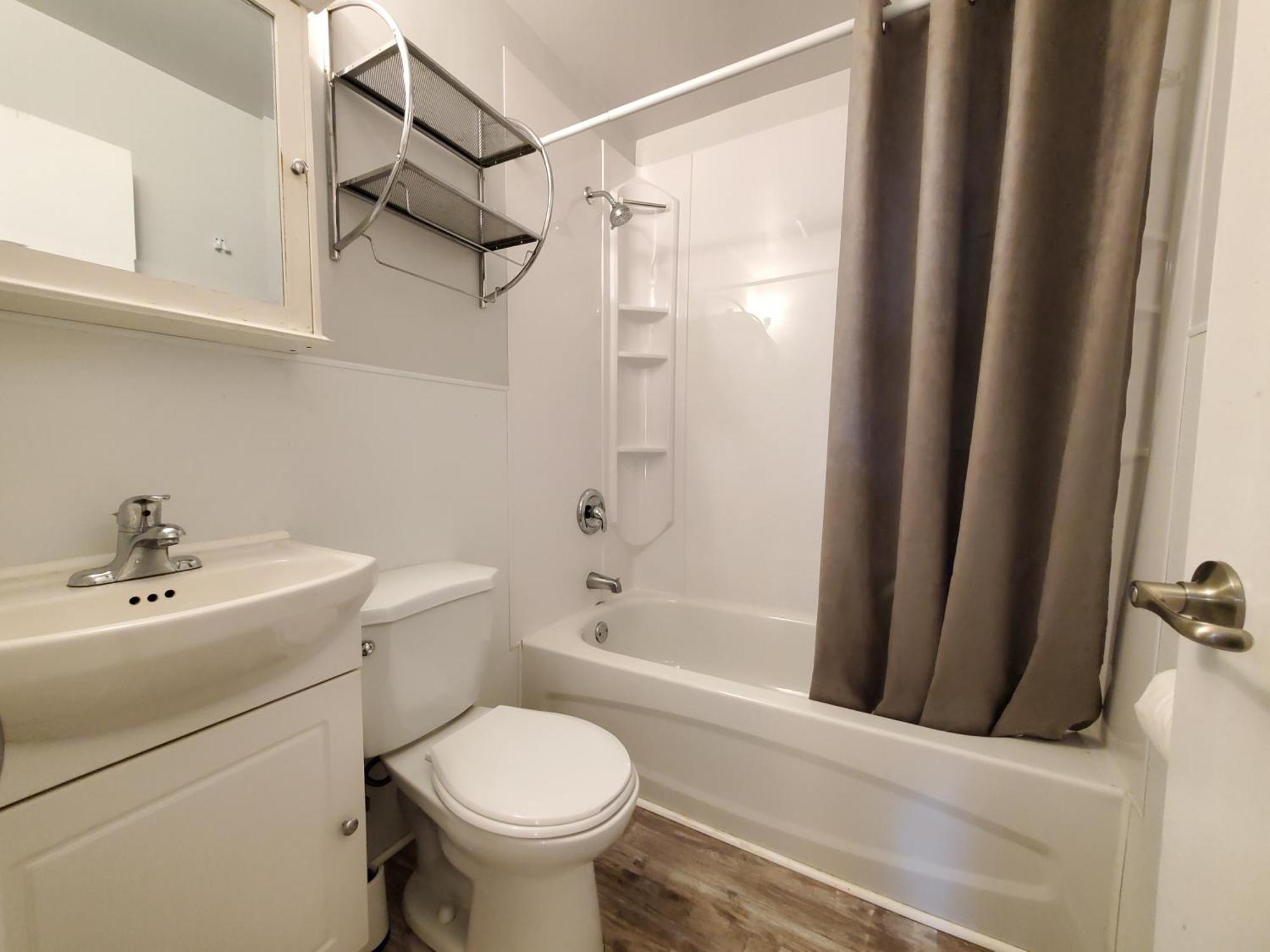 Modern Private 1Br Apt. W/Free Prkg + Fast Wi-Fi Sault Ste. Marie Exterior photo