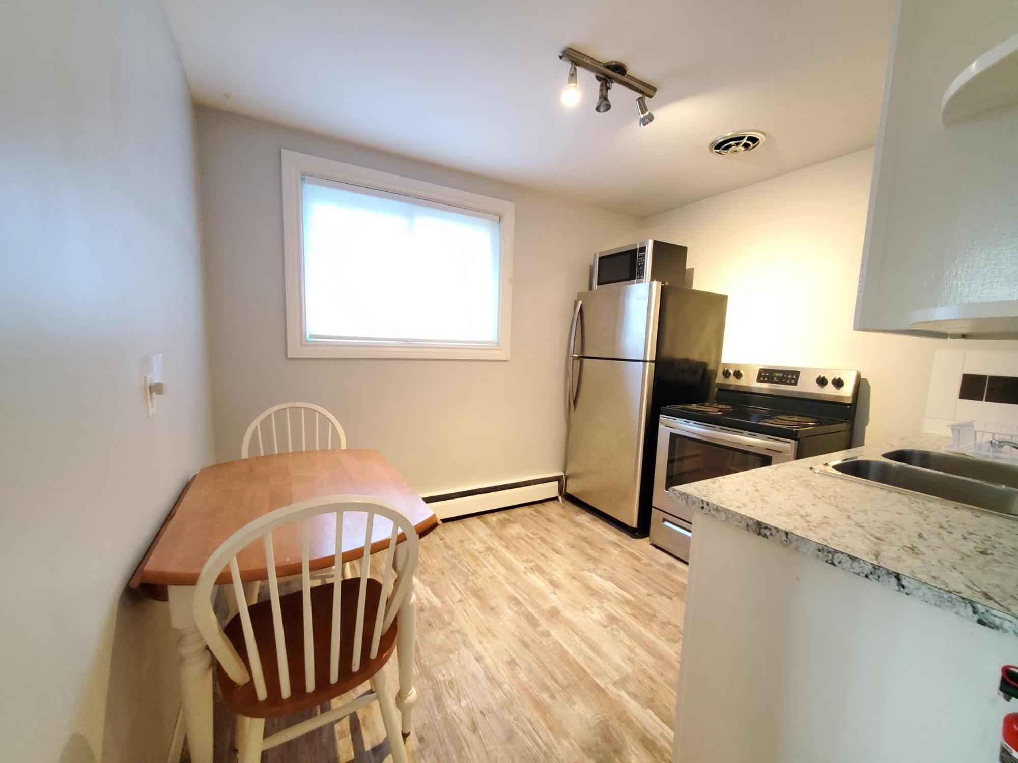 Modern Private 1Br Apt. W/Free Prkg + Fast Wi-Fi Sault Ste. Marie Exterior photo